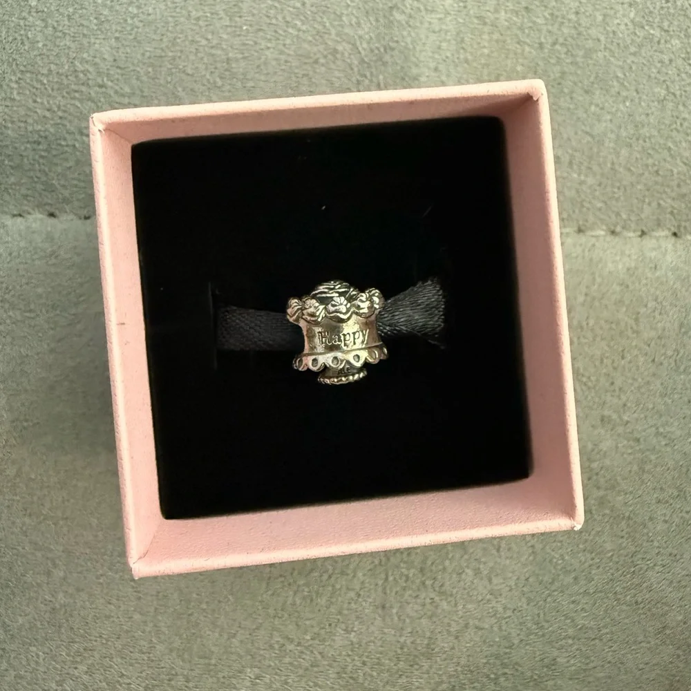 Pandora Happy Birthday rose cake charm - Picture 1 of 5